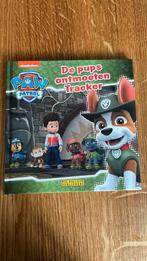 Paw Patrol kinderboek -De pups ontmoeten Tracker zgan!, Boeken, Kinderboeken | Baby's en Peuters, Ophalen of Verzenden, Zo goed als nieuw