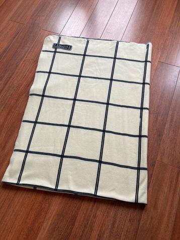 Woondeken/Fleecedeken beschikbaar voor biedingen