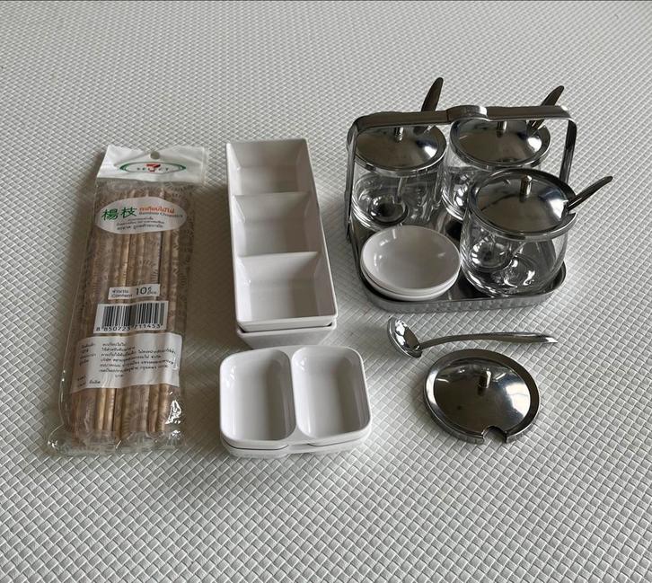 Thaise saus & serveerset met dipbakjes + 7-Eleven chopsticks, Huis en Inrichting, Keuken | Servies, Zo goed als nieuw, Overige typen