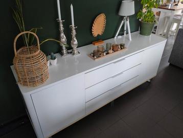 Wit hoogglans dressoir  beschikbaar voor biedingen