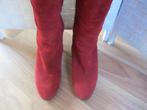 Suede laars maat 38 kleur rood nieuw, Kleding | Dames, Schoenen, Hoge laarzen, Nieuw, Ophalen of Verzenden, Rood