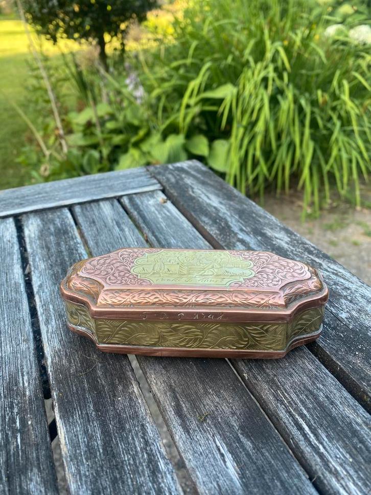 Hollandse rood/geel koperen tabaksdoos L. 14cm, Antiek en Kunst, Antiek | Koper en Brons, Ophalen of Verzenden