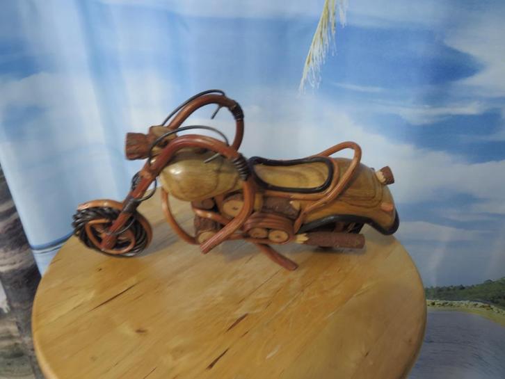 harley davidson chopper 33 cm handmade hout / rotan, Antiek en Kunst, Kunst | Beelden en Houtsnijwerken, Ophalen of Verzenden