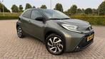 Toyota Aygo X 2023 1.0 VVT-i AUTOMAAT | KEYLESS | CAM | SENS, Auto's, Toyota, Automaat, Stof, Zwart, Overige kleuren