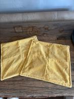 2 okergele rib kussen hoezen 45 x 45 cm ZGAN, Ophalen of Verzenden, Zo goed als nieuw, Geel, Vierkant