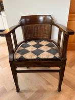 Houten stoel met kussen rn tietenzitting in perfecte staat, Huis en Inrichting, Gebruikt, Bruin, Ophalen of Verzenden, Eén