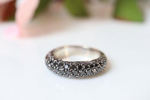 18 Karaat Gouden Ring Met 1.00 Ct Zwarte Diamanten, Sieraden, Tassen en Uiterlijk, Ringen, Zo goed als nieuw, Dame, 17 tot 18