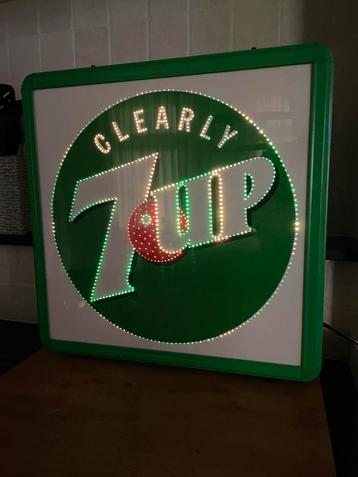 Zeldzaam 7-Up Lichtreclamebord met Glasvezel beschikbaar voor biedingen