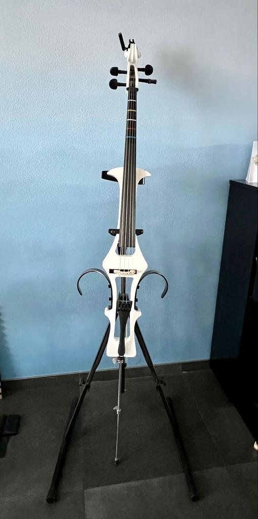 Elektrische cello, Muziek en Instrumenten, Strijkinstrumenten | Cello's, Zo goed als nieuw, Ophalen
