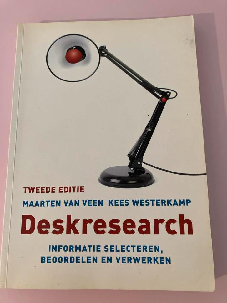 Deskresearch - Maarten van Veen, Kees Westerkamp, Boeken, Studieboeken en Cursussen, Gelezen, HBO, Ophalen of Verzenden