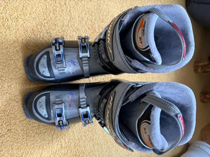 Skischoenen voor dames, Sport en Fitness, Skiën en Langlaufen, Gebruikt, Schoenen, Skiën, Nordica, 160 tot 180 cm, Ophalen