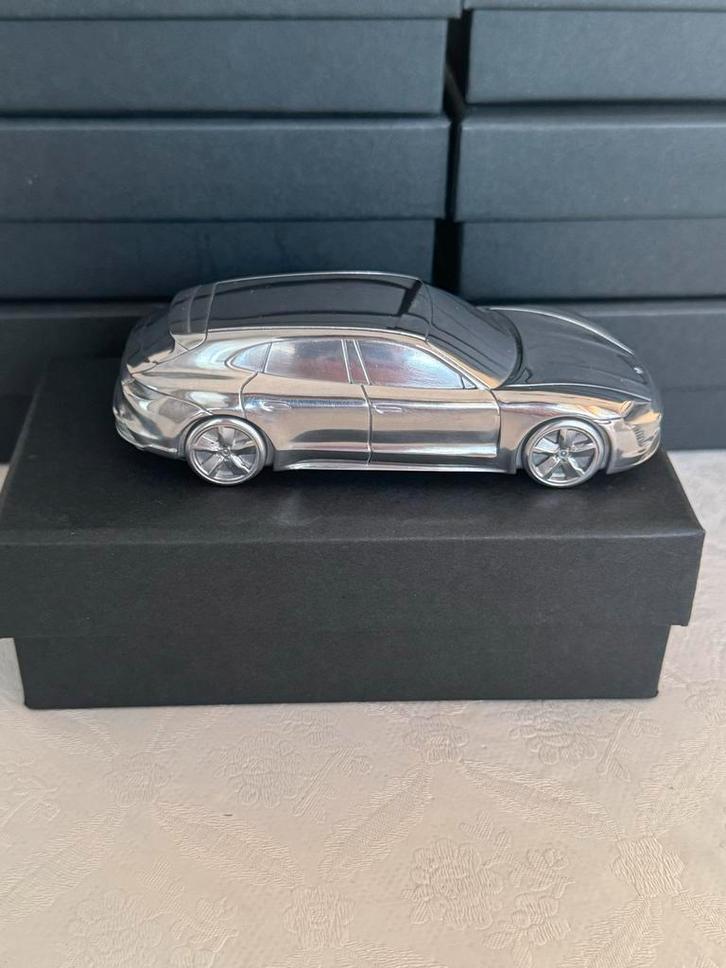 Porsche Taycan Turbo S Limited Edition, Hobby en Vrije tijd, Modelauto's | 1:43, Nieuw, Auto, Overige merken, Ophalen of Verzenden