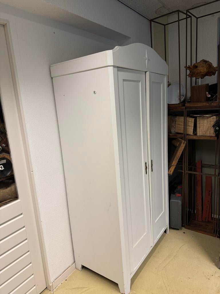 Witte houten kast met deuren en planken, brocante kast, Gebruikt, Minder dan 25 cm, Met deur(en), 50 tot 100 cm
