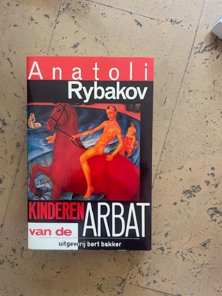 Sovjetliteratuur "Kinderen van de Arbat" (Stalin-tijd), Boeken, Historische romans, Zo goed als nieuw, Ophalen of Verzenden