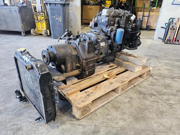 Nissan 2.5 Diesel Met Radiateur En Automatische Versnellings, Auto-onderdelen, Motor en Toebehoren, Gebruikt, Ophalen of Verzenden