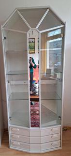 Mooie vitrinekast met glazen planken, Gebruikt, Glas, Modern, 150 tot 200 cm