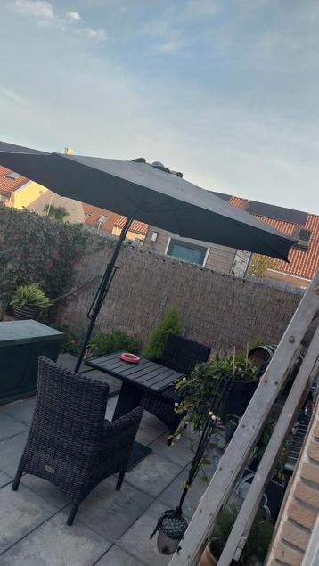 Mooie zweefparasol - Tuinplezier! beschikbaar voor biedingen