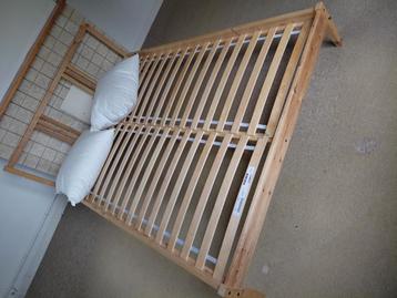 140 x 200 houten bed ikea gratis beschikbaar voor biedingen