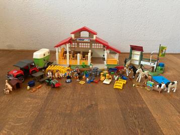 Playmobil manege 4190, paardenwasplaats 6929 en trailer 4189 beschikbaar voor biedingen