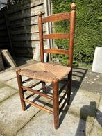 Antiek houten stoel met rieten zitting, Antiek en Kunst, Antiek | Meubels | Stoelen en Banken, Ophalen