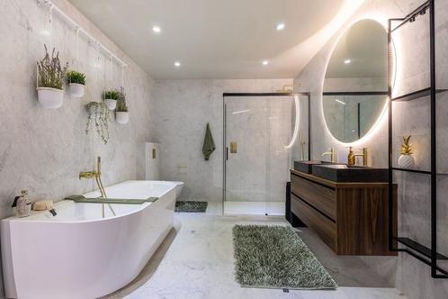 Badkamer renovatie toilet renovatie loodgieter tegelzetter, Huis en Inrichting, Badkamer | Complete badkamers, Zo goed als nieuw