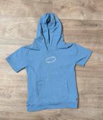 Lichtblauw t-shirt met capuchon - Levv - maat 122, Gebruikt, Ophalen of Verzenden, Shirt of Longsleeve, Jongen