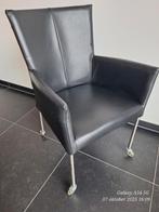 4 Zwarte leren eetkamerstoelen met wieltjes, Huis en Inrichting, Stoelen, Ophalen