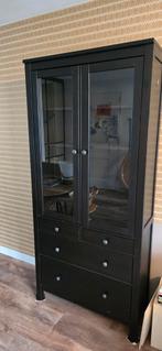 Vitrinekast Ikea Hemnes, Huis en Inrichting, Ophalen, 50 tot 100 cm, Zo goed als nieuw, 150 tot 200 cm