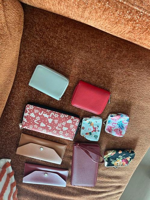 Verschillende portomonees, Sieraden, Tassen en Uiterlijk, Portemonnees, Zo goed als nieuw, Overige kleuren, Ophalen of Verzenden
