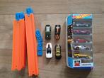 Hotwheels 9 auto's en baanstukken, Ophalen of Verzenden, Zo goed als nieuw