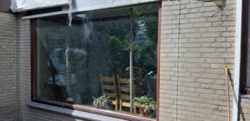 Hardhouten kozijn incl. dubbel glas beschikbaar voor biedingen