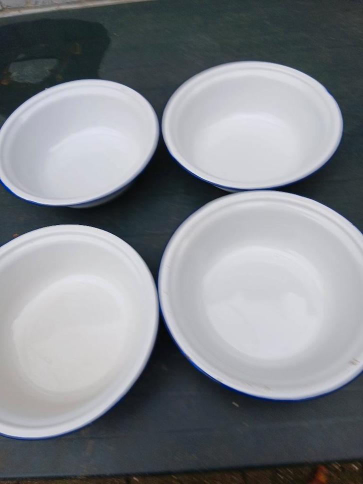 Emaille schalen wit met blauwe rand, Antiek en Kunst, Antiek | Emaille, Ophalen of Verzenden