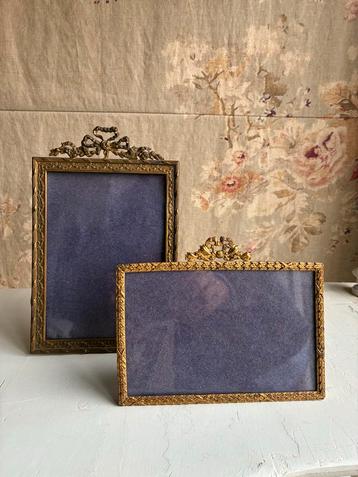 Antieke Engelse Strik Fotolijstjes beschikbaar voor biedingen