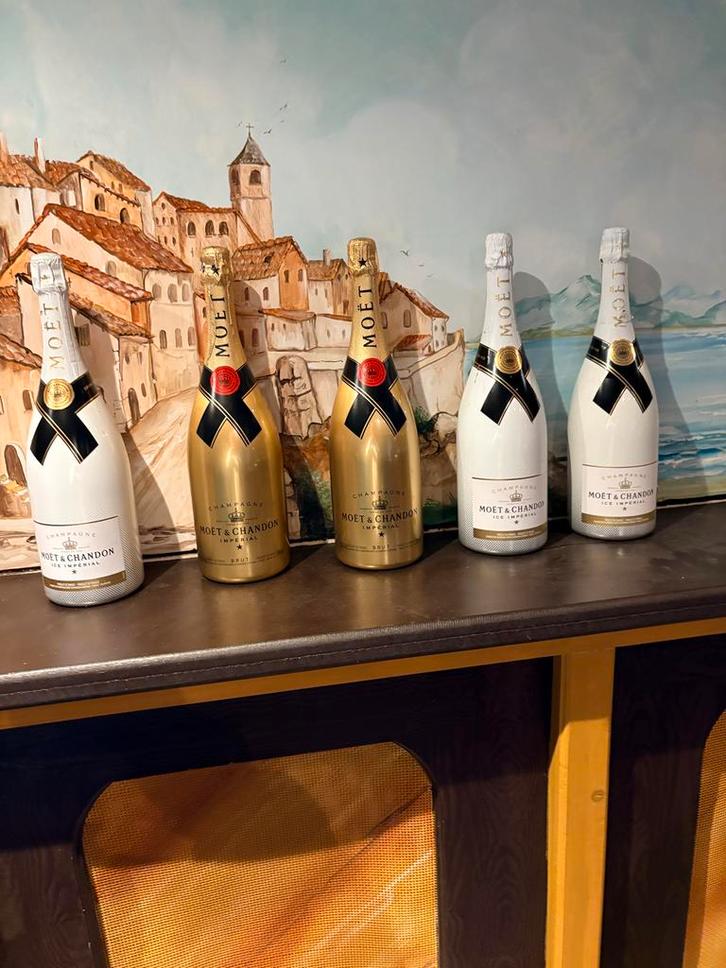 Moët & Chandon Kunst Flessen 3 Liter, Verzamelen, Wijnen, Zo goed als nieuw, Champagne, Frankrijk, Vol, Ophalen