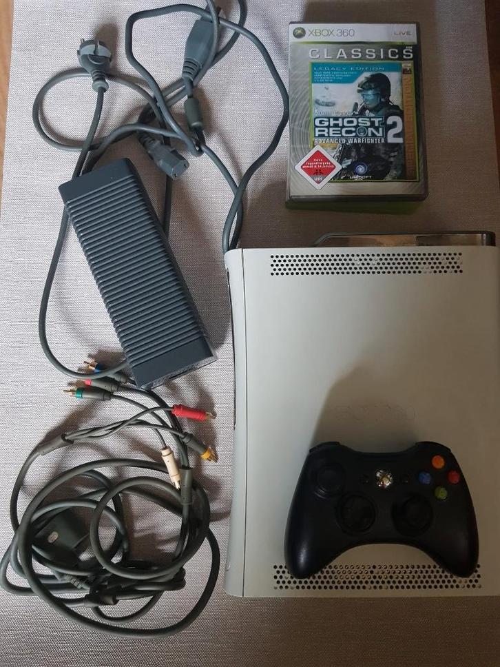Xbox 360 met toebehoren wit, Spelcomputers en Games, Games | Xbox 360, Zo goed als nieuw, Vechten, 1 speler, Vanaf 3 jaar, Eén computer