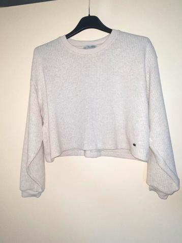 Leuke schattige nieuwe top in maat XS van Pull&Bear beschikbaar voor biedingen
