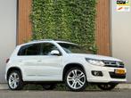 Volkswagen Tiguan 1.4 TSI R-Line Edition|PANO|TREKHAAK|CRUIS, Euro 5, Zwart, 4 cilinders, Leder en Stof