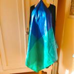 Vierkante zijden shawl groen blauw vierkanten zijde, Ophalen of Verzenden, Zo goed als nieuw, Maat 42/44 (L), Sjaal