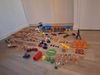 Houten treinbaan met veel accessoires (ikea, brio &playtive), Kinderen en Baby's, Speelgoed | Houten speelgoed, Ophalen, Zo goed als nieuw