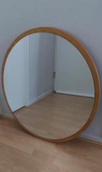 Een ronde wandspiegel
diameter is 80 cm, Huis en Inrichting, Woonaccessoires | Spiegels, Rond, Ophalen of Verzenden, Zo goed als nieuw