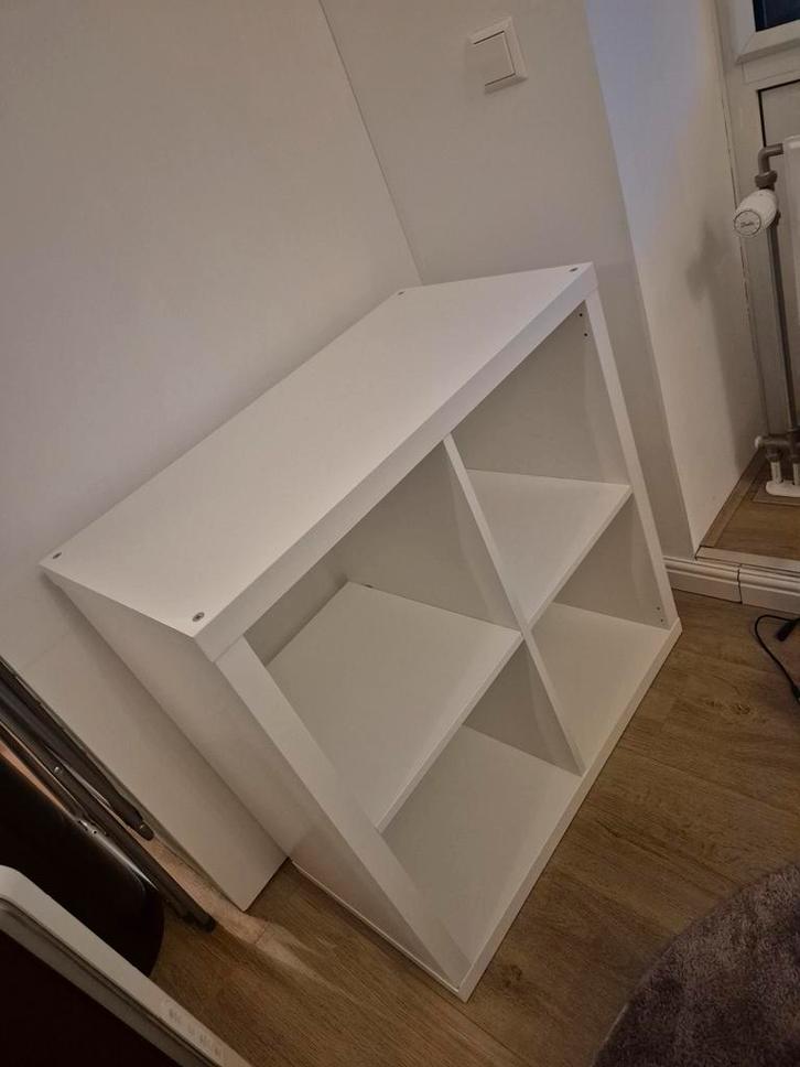 Kallax kast 4 vakken + opbergbakken - z.g.a.n., Huis en Inrichting, Kasten | Boekenkasten, Zo goed als nieuw, Minder dan 50 cm
