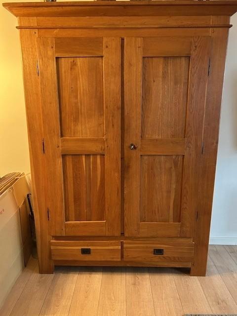 Mooie massieve draaideurkast met 3 legplanken en 2 lades, Huis en Inrichting, Kasten | Roldeurkasten en Archiefkasten, Gebruikt