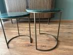 Twee marmeren bijzettafels groen met goudkleurig frame, Overige materialen, Minder dan 55 cm, Luxe, Rond