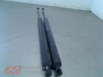 Set Gasdempers Achterklep van een Peugeot Partner beschikbaar voor biedingen