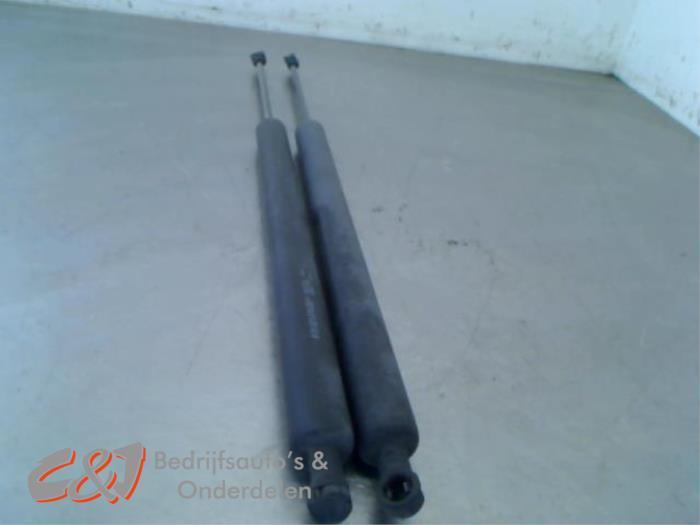 Set Gasdempers Achterklep van een Peugeot Partner, Auto-onderdelen, Carrosserie en Plaatwerk, Peugeot, Gebruikt, 3 maanden garantie