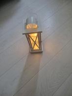 Windlicht op batterij. Kleur wit. Materiaal metaalachtig, Ophalen, Zo goed als nieuw, Hout, 25 tot 50 cm
