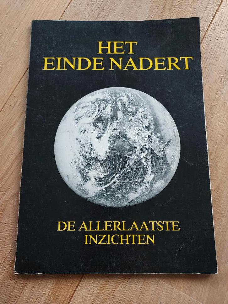 Het Einde Nadert - Laatste Inzichten (1983), Boeken, Overige Boeken, Gelezen, Ophalen of Verzenden