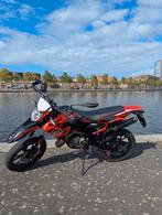 Aprilia SX 50 2019 schakelbrommer, Fietsen en Brommers, Brommers | Derbi, Ophalen, 6 versnellingen, Maximaal 45 km/u, Zo goed als nieuw
