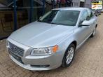 Volvo S80 2.5 T Momentum Automaat LEER / TREKHAAK / YOUNGTIM, Auto's, Gebruikt, Zwart, 2521 cc, Bedrijf