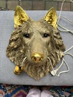 Wolvenkop wandlamp, Huis en Inrichting, Lampen | Wandlampen, Ophalen, Zo goed als nieuw, Kunststof, Een en al stijl!